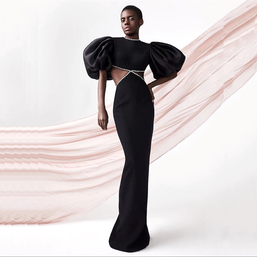 Backless elegant dress with puff sleeves and studs